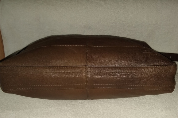 Coach Thompson unisex leather crossbody.70308 - Picture 10 of 12